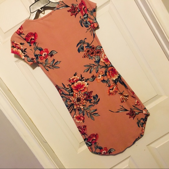 Floral scoop dress - Picture 2 of 3